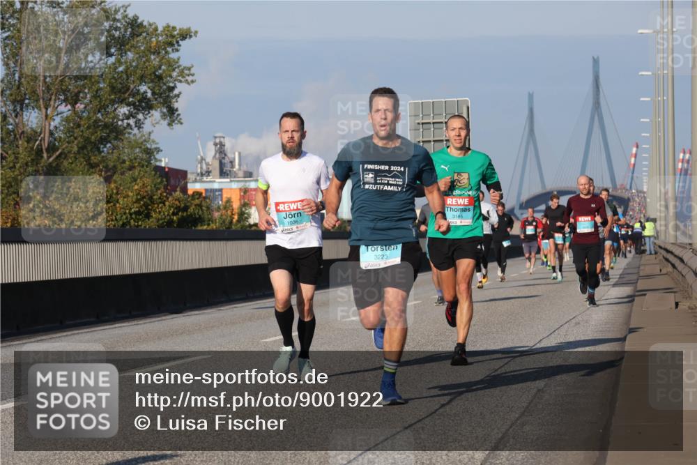 03.10.2025 - Köhlbrandbrückenlauf Luisa Fischer http://msf.ph/oto/9001922 03.10.2025 10:43:51 Position 3 1036, 2024, 3223, 3185 meine-sportfotos.de