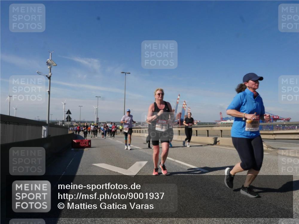 03.10.2025 - Köhlbrandbrückenlauf Matties Gatica Varas http://msf.ph/oto/9001937 03.10.2025 12:55:20 Position 2 4897 meine-sportfotos.de