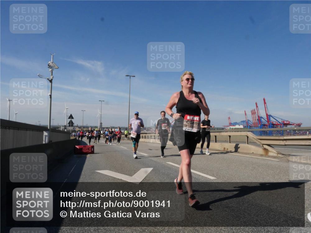 03.10.2025 - Köhlbrandbrückenlauf Matties Gatica Varas http://msf.ph/oto/9001941 03.10.2025 12:55:20 Position 2 4596 meine-sportfotos.de