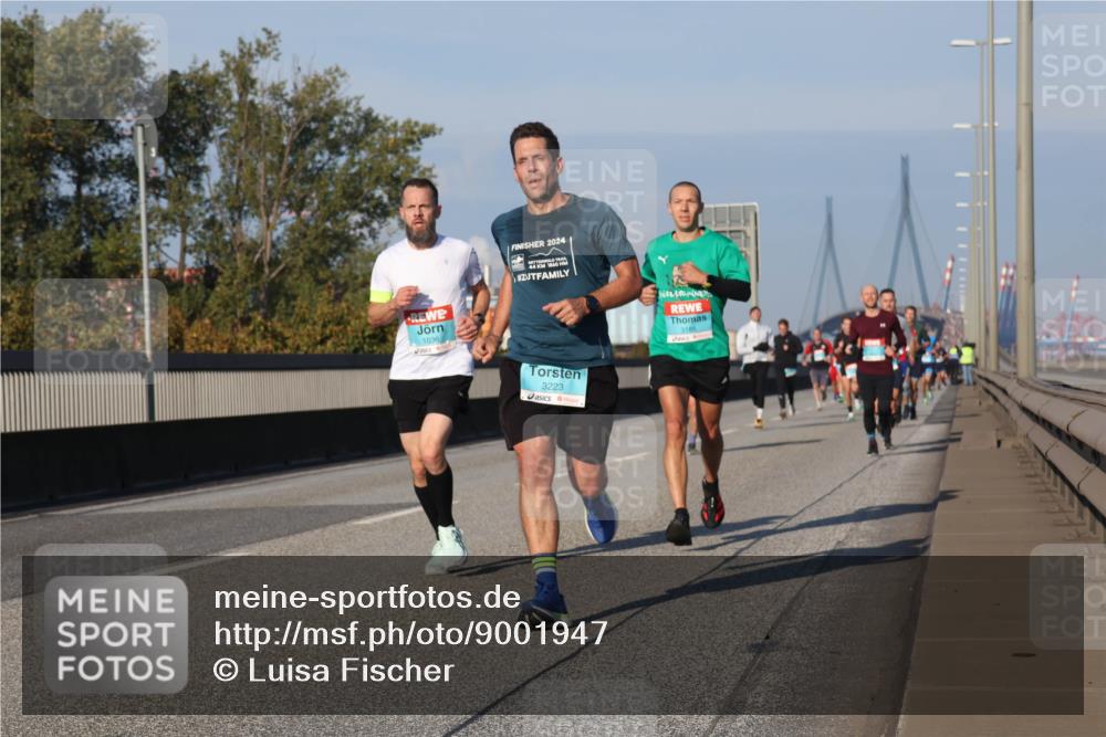 03.10.2025 - Köhlbrandbrückenlauf Luisa Fischer http://msf.ph/oto/9001947 03.10.2025 10:43:52 Position 3 1036, 2024, 44, 3223, 3185 meine-sportfotos.de
