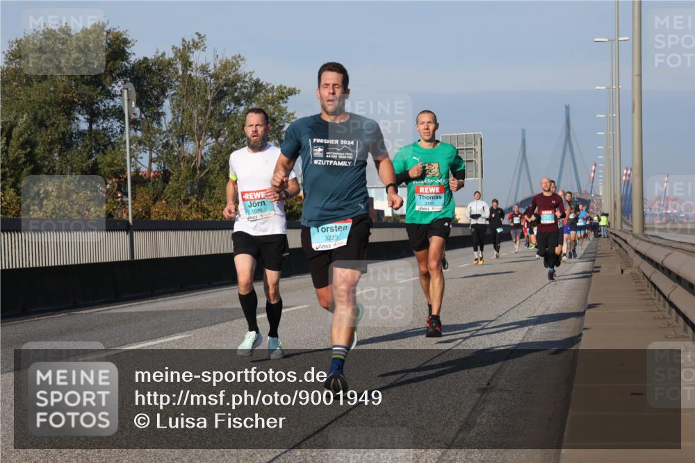 03.10.2025 - Köhlbrandbrückenlauf Luisa Fischer http://msf.ph/oto/9001949 03.10.2025 10:43:52 Position 3 1036, 2024, 3223, 3185 meine-sportfotos.de