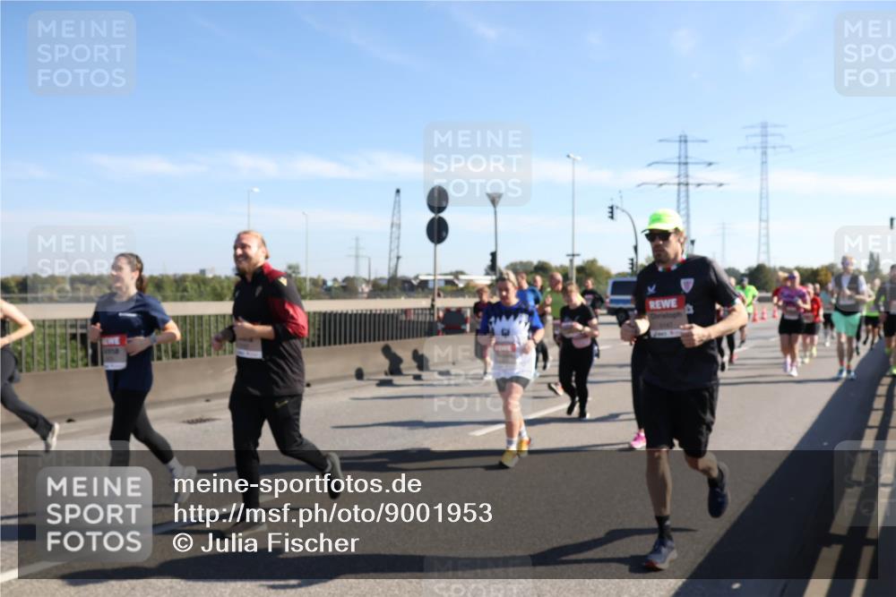 03.10.2025 - Köhlbrandbrückenlauf Julia Fischer http://msf.ph/oto/9001953 03.10.2025 12:18:59 Position 3  meine-sportfotos.de