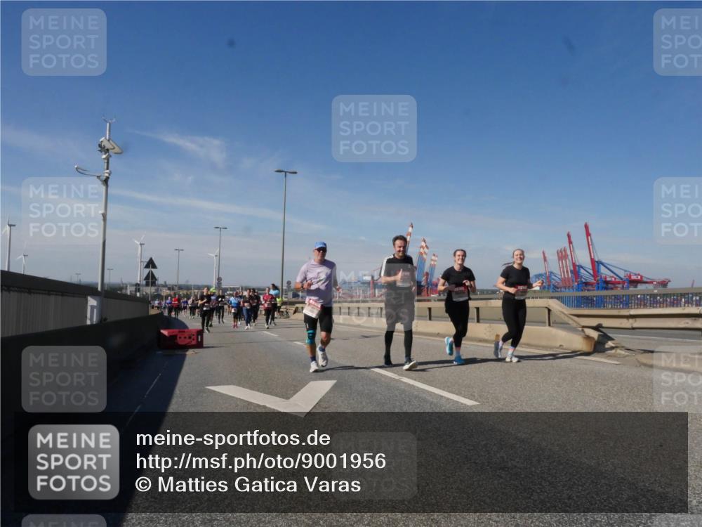 03.10.2025 - Köhlbrandbrückenlauf Matties Gatica Varas http://msf.ph/oto/9001956 03.10.2025 12:55:21 Position 2  meine-sportfotos.de