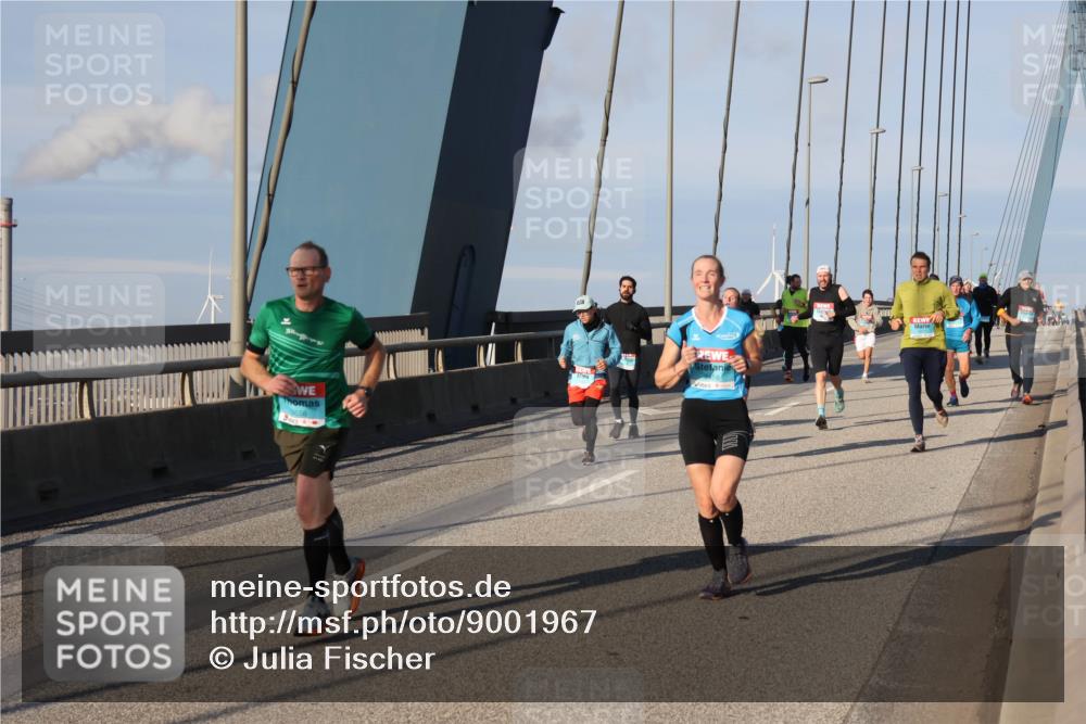 03.10.2025 - Köhlbrandbrückenlauf Julia Fischer http://msf.ph/oto/9001967 03.10.2025 09:40:23 Position 2 3658 meine-sportfotos.de