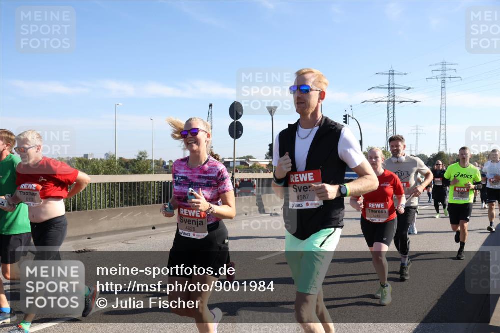 03.10.2025 - Köhlbrandbrückenlauf Julia Fischer http://msf.ph/oto/9001984 03.10.2025 12:19:03 Position 3 6177, 4626, 4567, 4812 meine-sportfotos.de