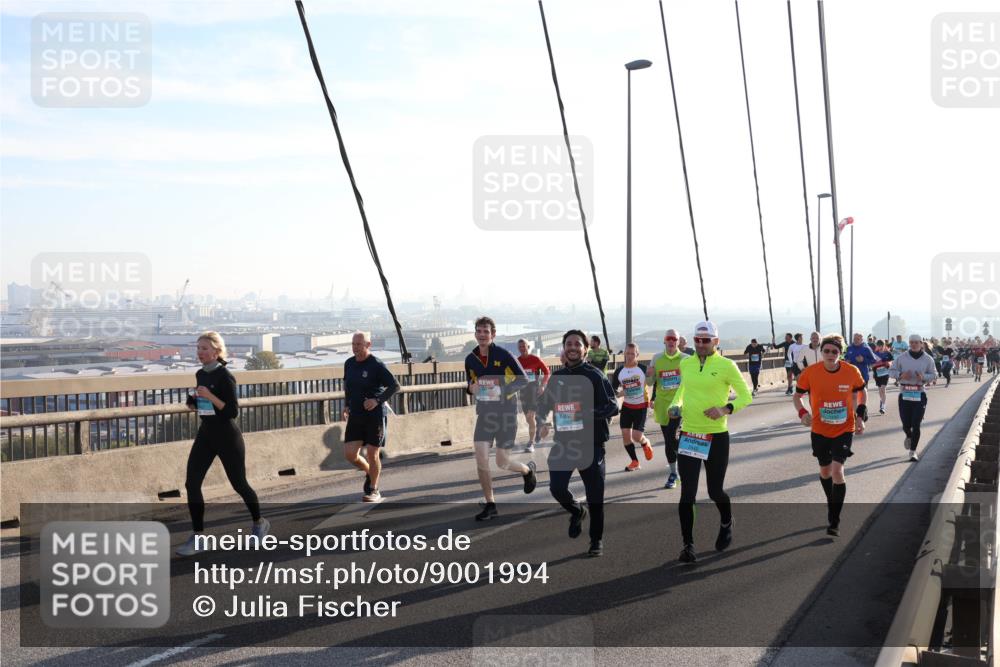 03.10.2025 - Köhlbrandbrückenlauf Julia Fischer http://msf.ph/oto/9001994 03.10.2025 09:26:02 Position 1  meine-sportfotos.de