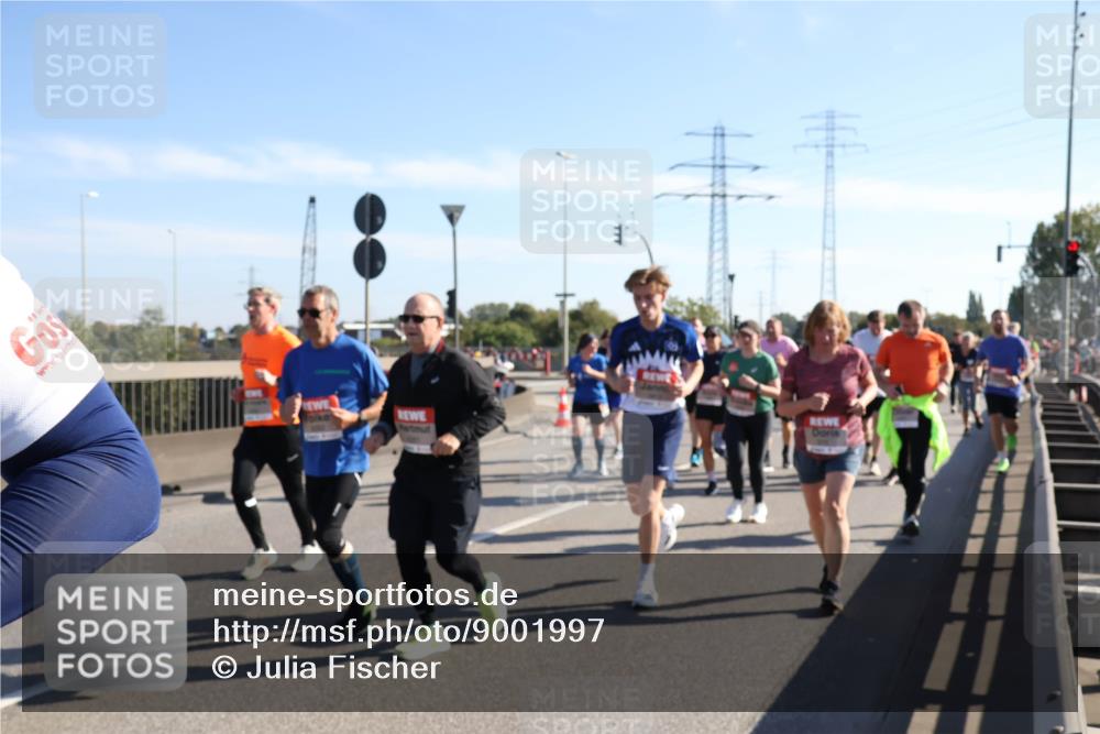 03.10.2025 - Köhlbrandbrückenlauf Julia Fischer http://msf.ph/oto/9001997 03.10.2025 12:19:07 Position 3  meine-sportfotos.de