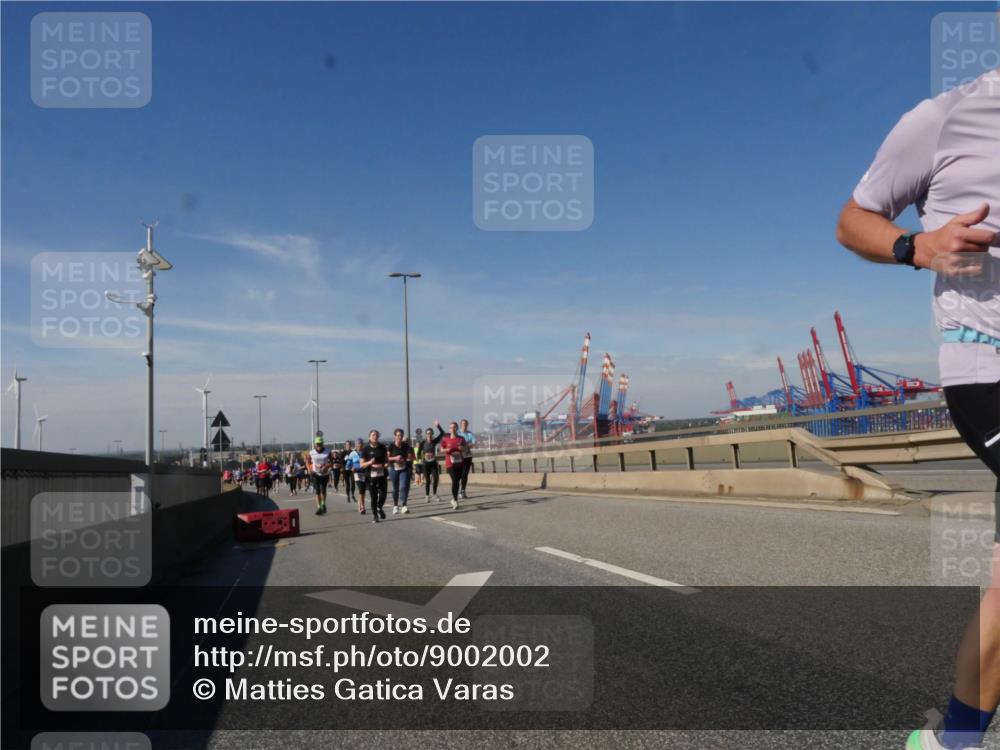 03.10.2025 - Köhlbrandbrückenlauf Matties Gatica Varas http://msf.ph/oto/9002002 03.10.2025 12:55:24 Position 2  meine-sportfotos.de