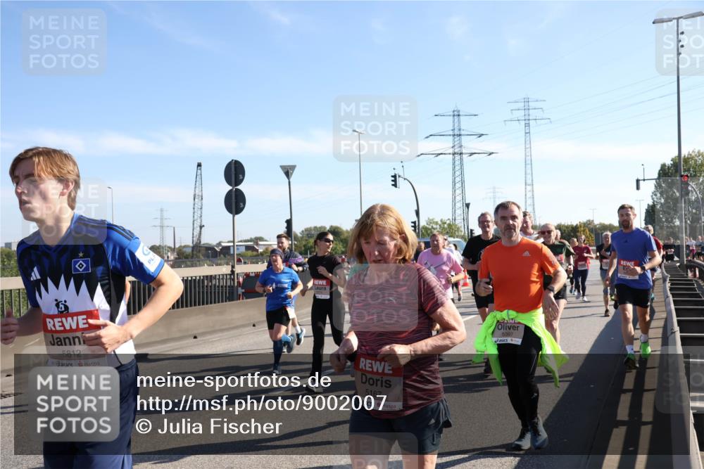 03.10.2025 - Köhlbrandbrückenlauf Julia Fischer http://msf.ph/oto/9002007 03.10.2025 12:19:09 Position 3 5812, 5167, 5397 meine-sportfotos.de