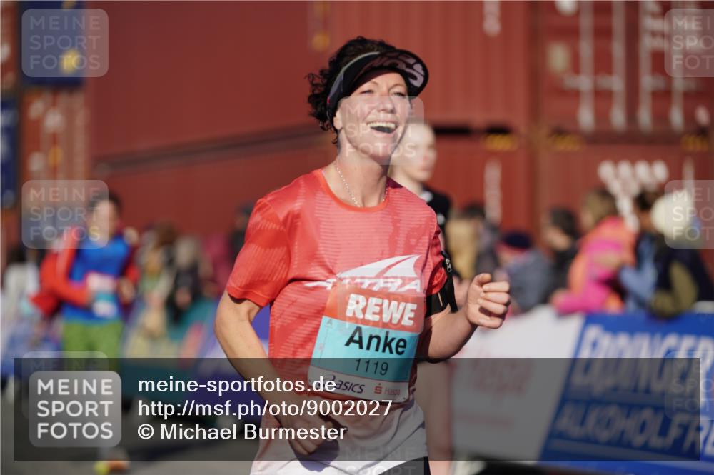 03.10.2025 - Köhlbrandbrückenlauf Michael Burmester http://msf.ph/oto/9002027 03.10.2025 10:05:37 Ziel 1119, 1340, 1962, 2698, 2743, 3484, 3579, 3716 meine-sportfotos.de
