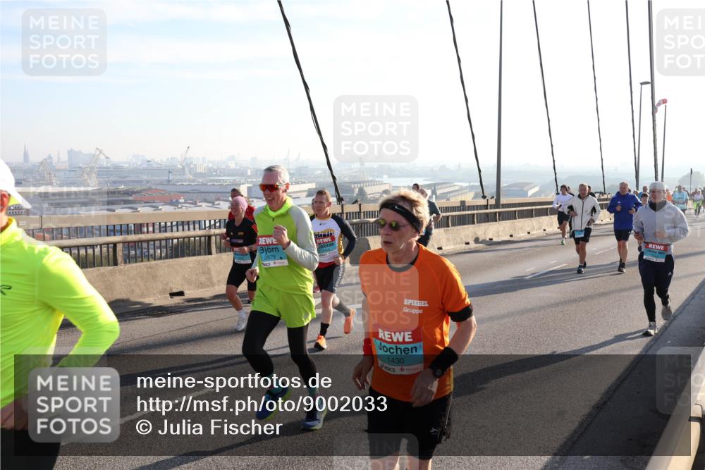 03.10.2025 - Köhlbrandbrückenlauf Julia Fischer http://msf.ph/oto/9002033 03.10.2025 09:26:05 Position 1 2679, 1430 meine-sportfotos.de