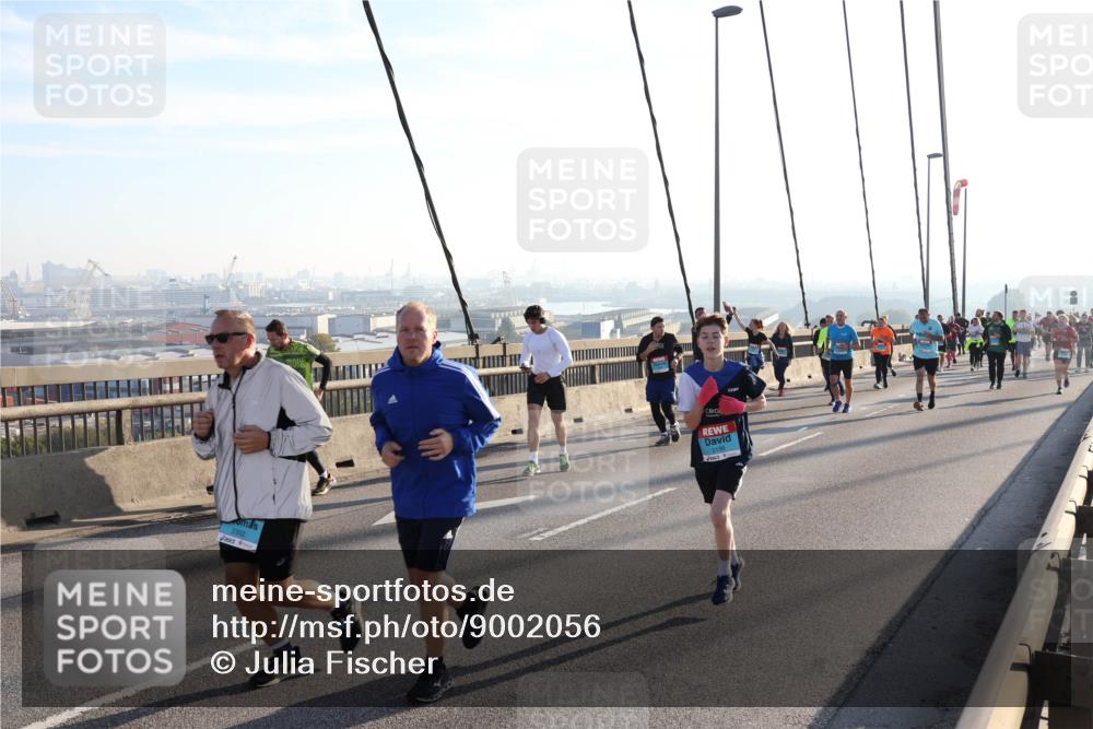 03.10.2025 - Köhlbrandbrückenlauf Julia Fischer http://msf.ph/oto/9002056 03.10.2025 09:26:09 Position 1 3392 meine-sportfotos.de