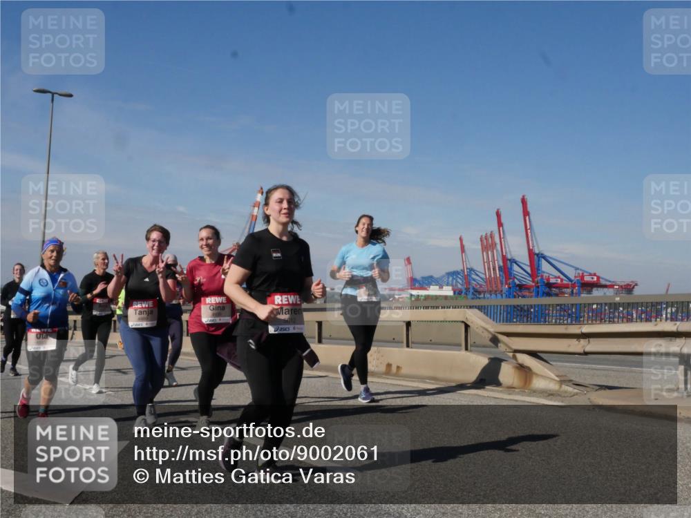03.10.2025 - Köhlbrandbrückenlauf Matties Gatica Varas http://msf.ph/oto/9002061 03.10.2025 12:55:28 Position 2 4939, 5012 meine-sportfotos.de