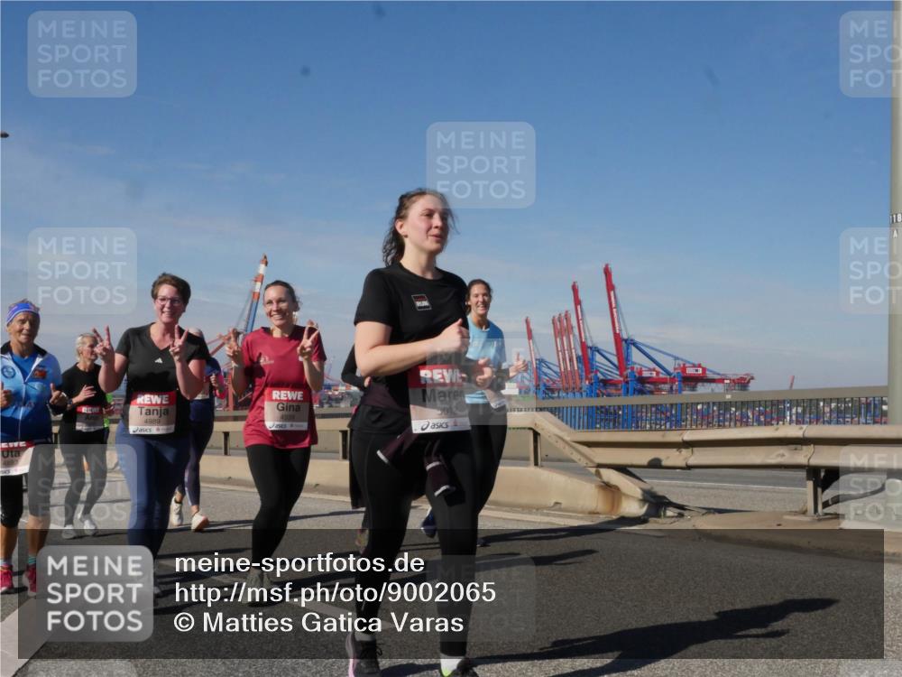 03.10.2025 - Köhlbrandbrückenlauf Matties Gatica Varas http://msf.ph/oto/9002065 03.10.2025 12:55:29 Position 2 4883, 4989, 4939, 5012, 118 meine-sportfotos.de