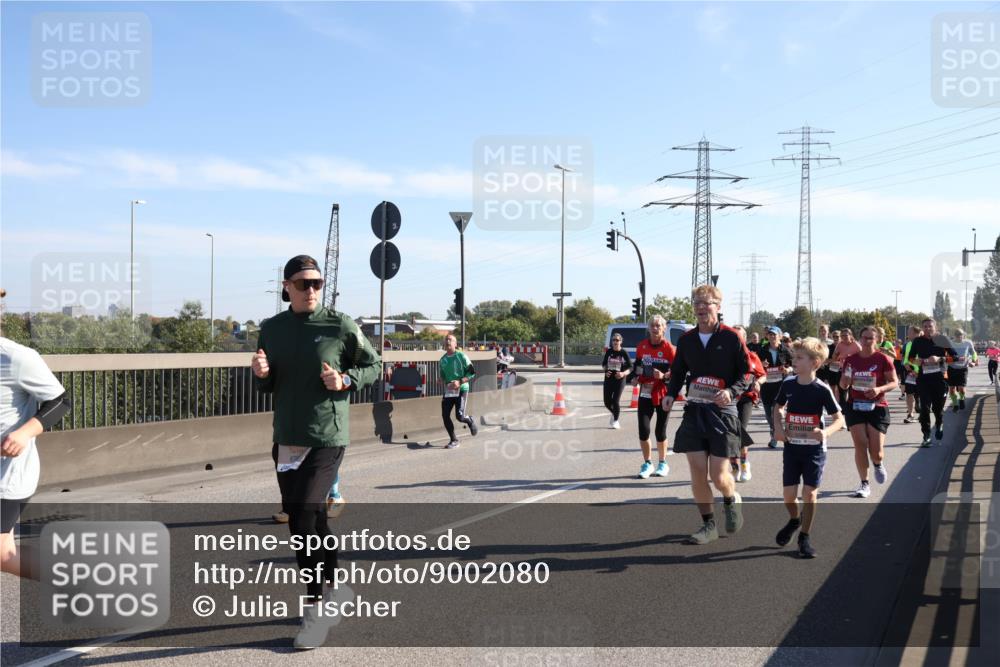 03.10.2025 - Köhlbrandbrückenlauf Julia Fischer http://msf.ph/oto/9002080 03.10.2025 12:19:17 Position 3  meine-sportfotos.de