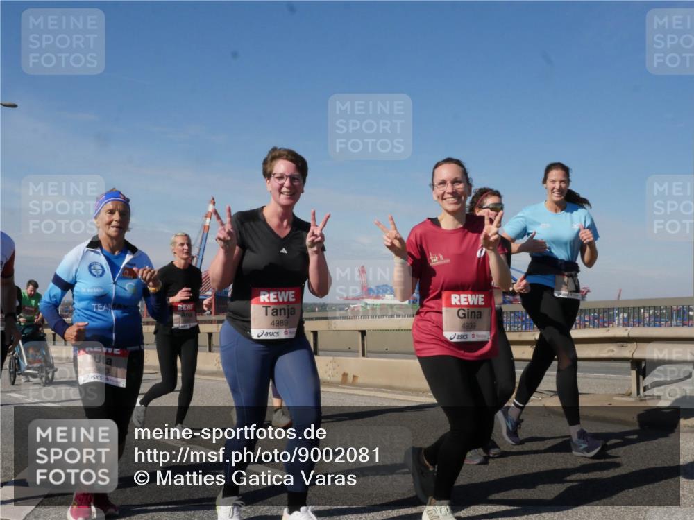 03.10.2025 - Köhlbrandbrückenlauf Matties Gatica Varas http://msf.ph/oto/9002081 03.10.2025 12:55:30 Position 2 4883, 4989, 4939 meine-sportfotos.de