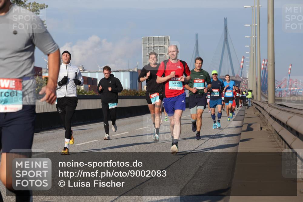 03.10.2025 - Köhlbrandbrückenlauf Luisa Fischer http://msf.ph/oto/9002083 03.10.2025 10:43:59 Position 3 99, 3491, 3763 meine-sportfotos.de