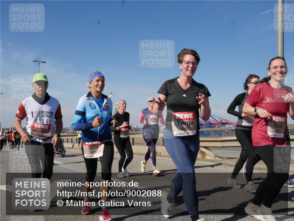 03.10.2025 - Köhlbrandbrückenlauf Matties Gatica Varas http://msf.ph/oto/9002088 03.10.2025 12:55:30 Position 2 4555, 4883, 4989, 6757, 4939 meine-sportfotos.de