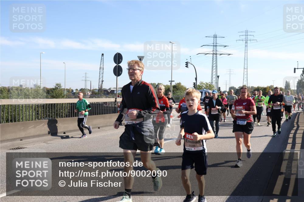 03.10.2025 - Köhlbrandbrückenlauf Julia Fischer http://msf.ph/oto/9002090 03.10.2025 12:19:19 Position 3  meine-sportfotos.de