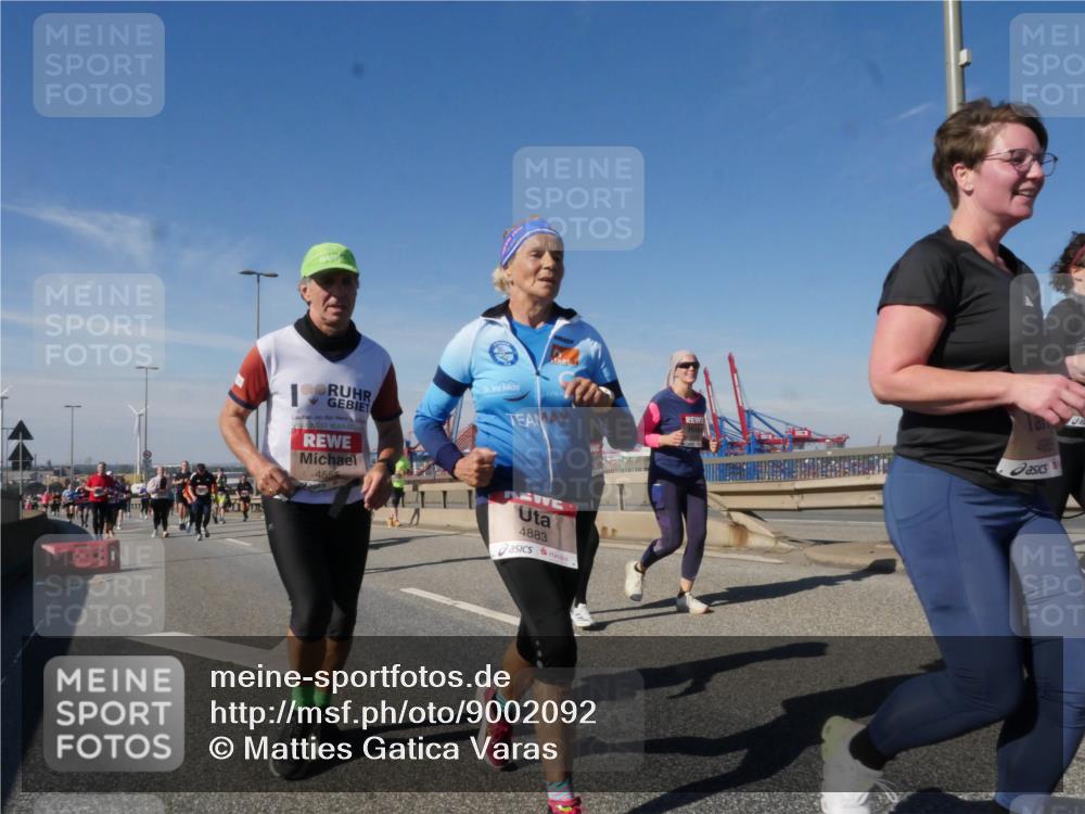 03.10.2025 - Köhlbrandbrückenlauf Matties Gatica Varas http://msf.ph/oto/9002092 03.10.2025 12:55:30 Position 2 4555, 4883 meine-sportfotos.de