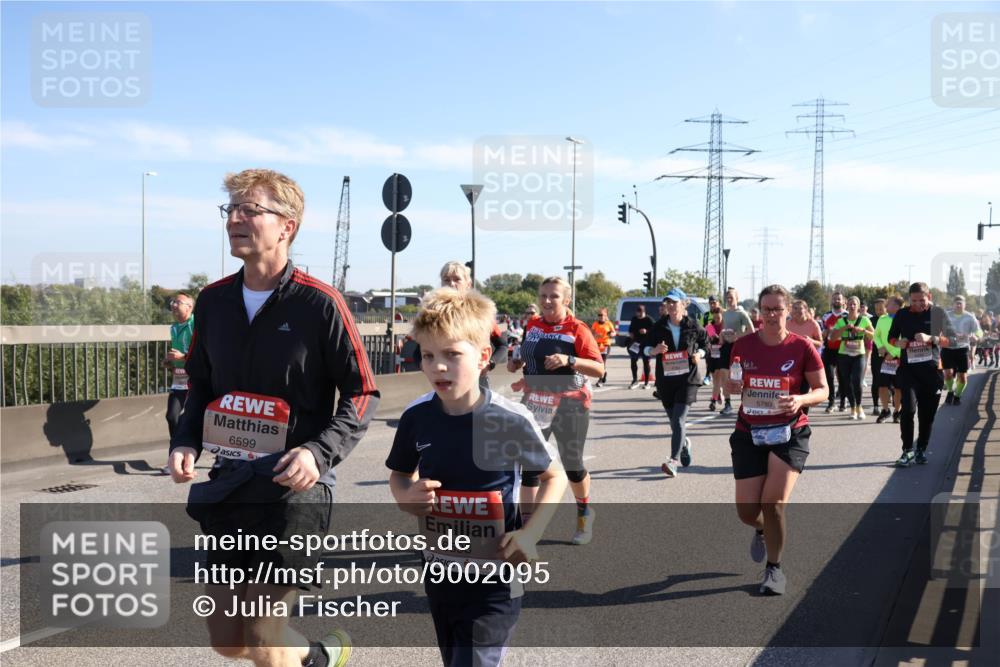 03.10.2025 - Köhlbrandbrückenlauf Julia Fischer http://msf.ph/oto/9002095 03.10.2025 12:19:19 Position 3 6599, 6598, 5780 meine-sportfotos.de
