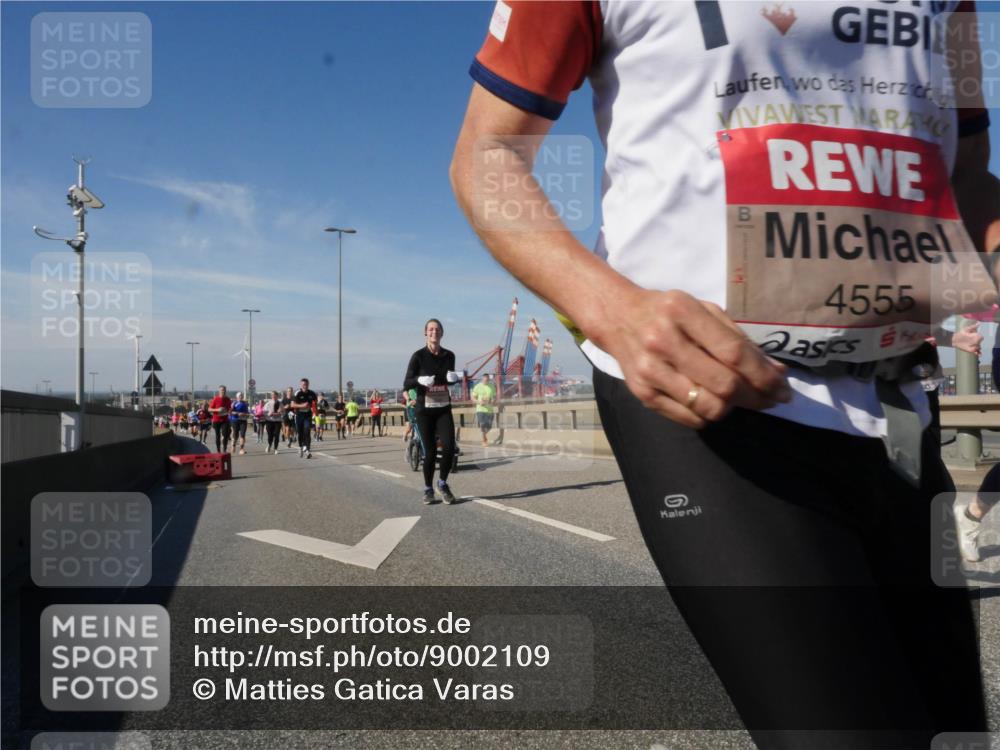 03.10.2025 - Köhlbrandbrückenlauf Matties Gatica Varas http://msf.ph/oto/9002109 03.10.2025 12:55:31 Position 2 4555 meine-sportfotos.de