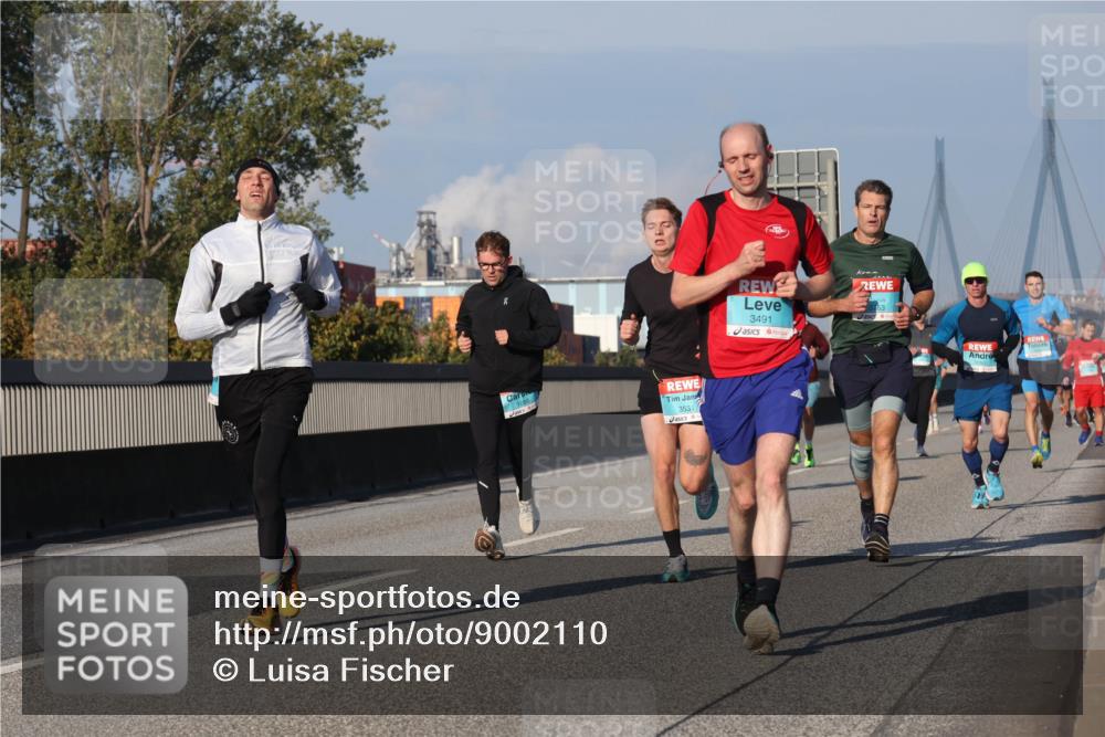 03.10.2025 - Köhlbrandbrückenlauf Luisa Fischer http://msf.ph/oto/9002110 03.10.2025 10:44:00 Position 3 1095, 3531, 3491 meine-sportfotos.de