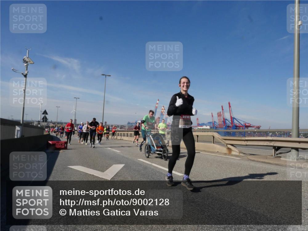 03.10.2025 - Köhlbrandbrückenlauf Matties Gatica Varas http://msf.ph/oto/9002128 03.10.2025 12:55:33 Position 2  meine-sportfotos.de