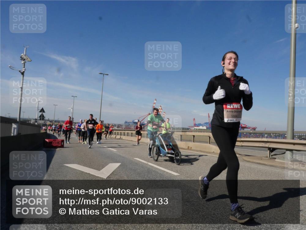03.10.2025 - Köhlbrandbrückenlauf Matties Gatica Varas http://msf.ph/oto/9002133 03.10.2025 12:55:33 Position 2 5504 meine-sportfotos.de