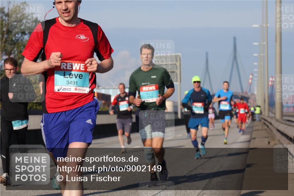 03.10.2025 - Köhlbrandbrückenlauf Luisa Fischer http://msf.ph/oto/9002149 03.10.2025 10:44:02 Position 3 3491 meine-sportfotos.de