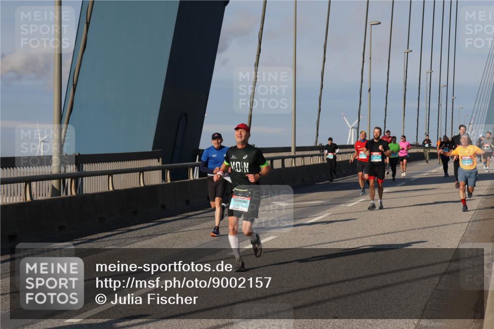 03.10.2025 - Köhlbrandbrückenlauf Julia Fischer http://msf.ph/oto/9002157 03.10.2025 09:40:58 Position 2 3264 meine-sportfotos.de