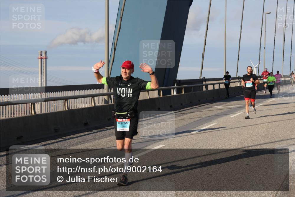 03.10.2025 - Köhlbrandbrückenlauf Julia Fischer http://msf.ph/oto/9002164 03.10.2025 09:41:00 Position 2 3264 meine-sportfotos.de