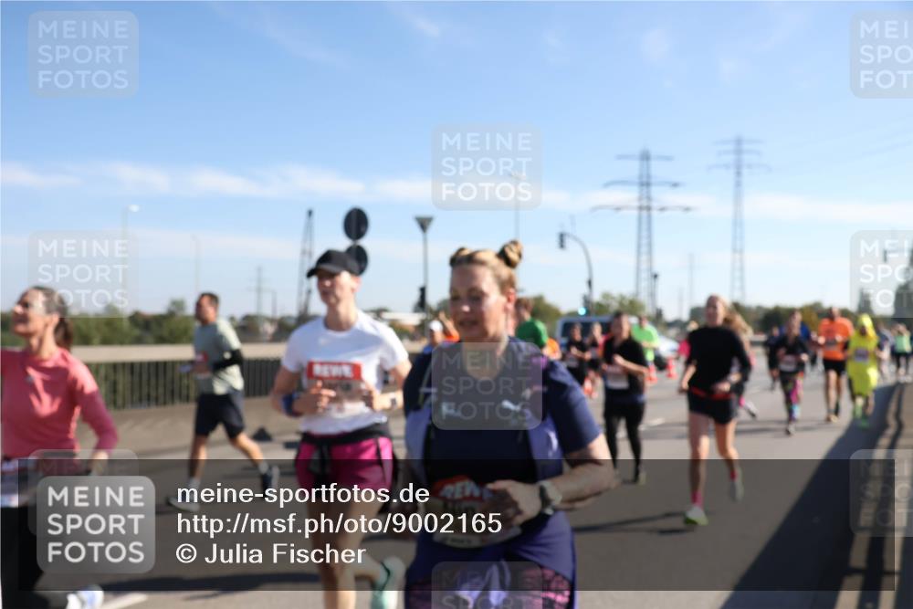 03.10.2025 - Köhlbrandbrückenlauf Julia Fischer http://msf.ph/oto/9002165 03.10.2025 12:19:27 Position 3  meine-sportfotos.de