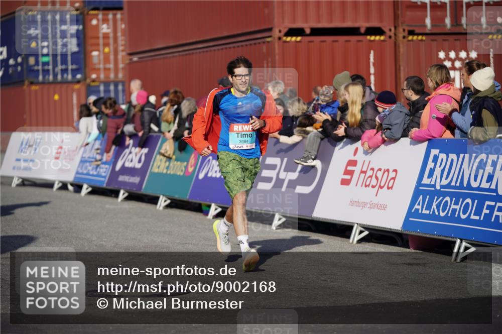 03.10.2025 - Köhlbrandbrückenlauf Michael Burmester http://msf.ph/oto/9002168 03.10.2025 10:05:38 Ziel 1119, 1340, 1424, 1962, 2698, 2743, 3484, 3579, 3716 meine-sportfotos.de