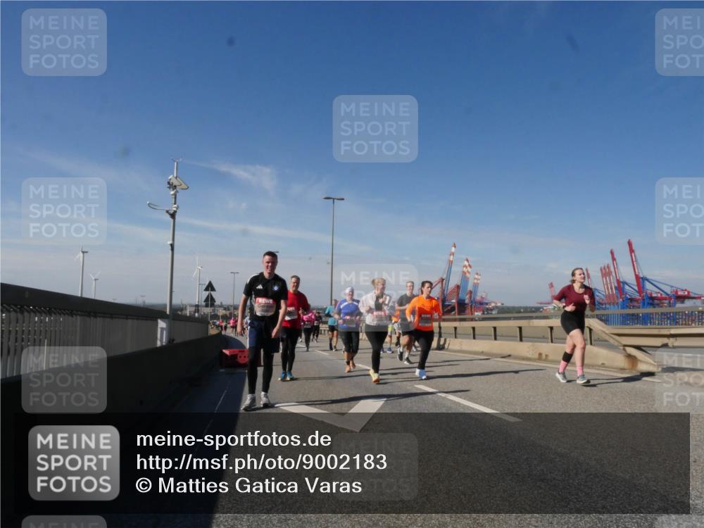 03.10.2025 - Köhlbrandbrückenlauf Matties Gatica Varas http://msf.ph/oto/9002183 03.10.2025 12:55:37 Position 2  meine-sportfotos.de
