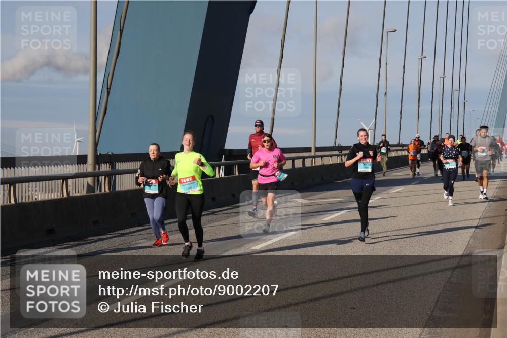 03.10.2025 - Köhlbrandbrückenlauf Julia Fischer http://msf.ph/oto/9002207 03.10.2025 09:41:07 Position 2  meine-sportfotos.de