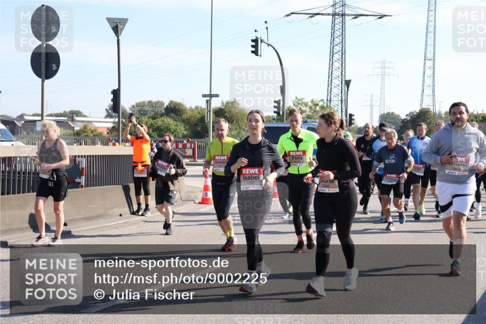 03.10.2025 - Köhlbrandbrückenlauf Julia Fischer http://msf.ph/oto/9002225 03.10.2025 12:19:35 Position 3 6211, 4489, 5288, 5816 meine-sportfotos.de