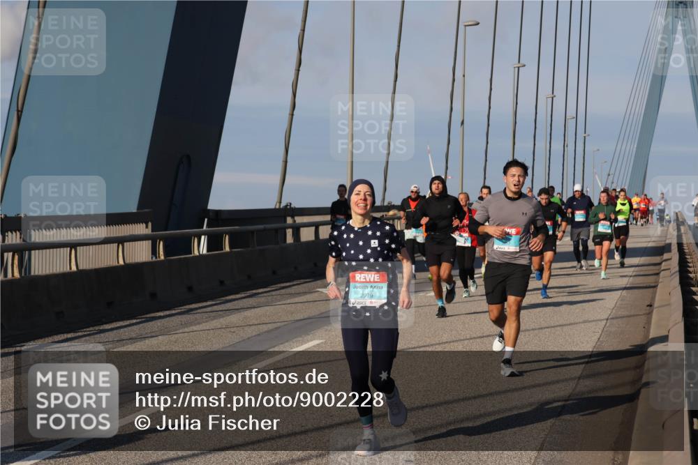03.10.2025 - Köhlbrandbrückenlauf Julia Fischer http://msf.ph/oto/9002228 03.10.2025 09:41:12 Position 2 2979 meine-sportfotos.de