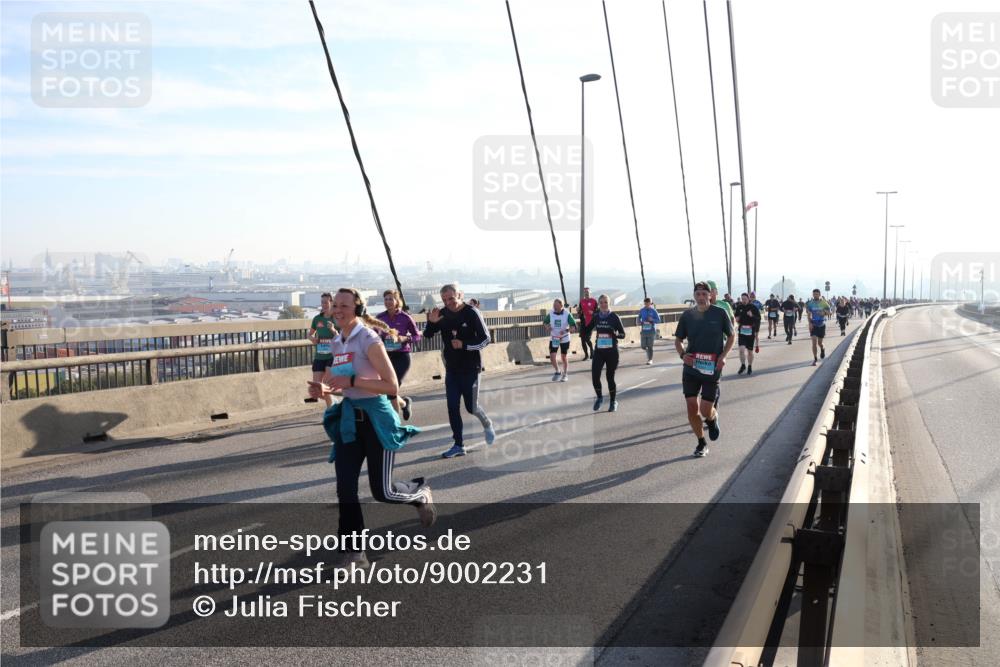 03.10.2025 - Köhlbrandbrückenlauf Julia Fischer http://msf.ph/oto/9002231 03.10.2025 09:26:39 Position 1  meine-sportfotos.de
