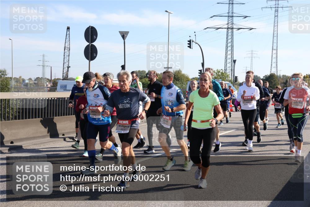 03.10.2025 - Köhlbrandbrückenlauf Julia Fischer http://msf.ph/oto/9002251 03.10.2025 12:19:38 Position 3 6573, 5700, 6643 meine-sportfotos.de