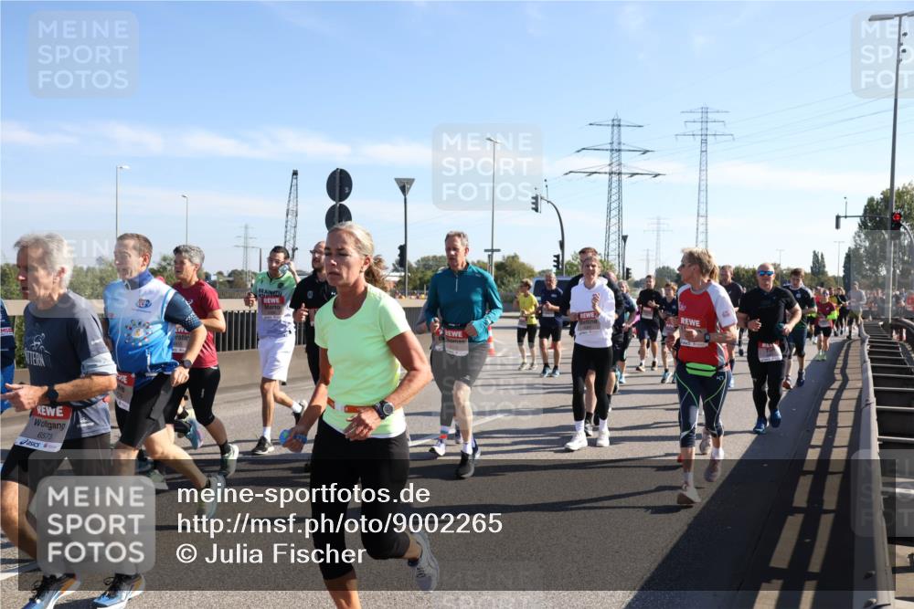 03.10.2025 - Köhlbrandbrückenlauf Julia Fischer http://msf.ph/oto/9002265 03.10.2025 12:19:39 Position 3 6573, 247 meine-sportfotos.de
