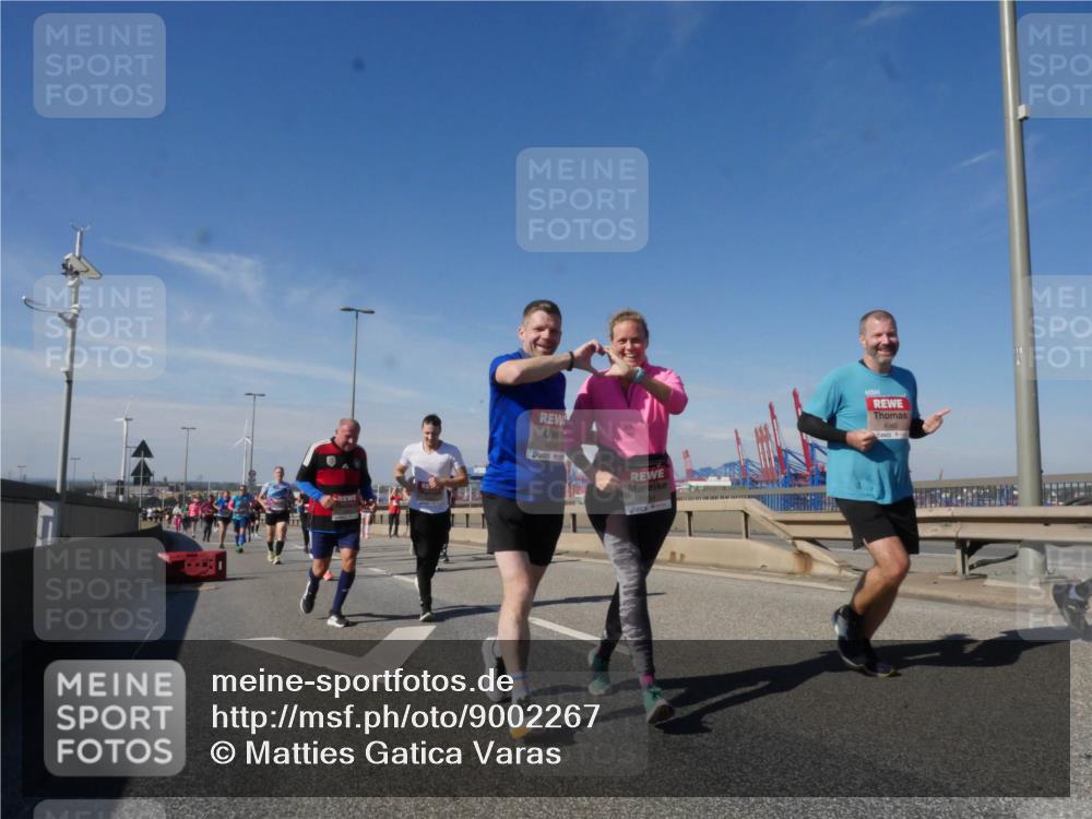 03.10.2025 - Köhlbrandbrückenlauf Matties Gatica Varas http://msf.ph/oto/9002267 03.10.2025 12:55:44 Position 2 4960 meine-sportfotos.de