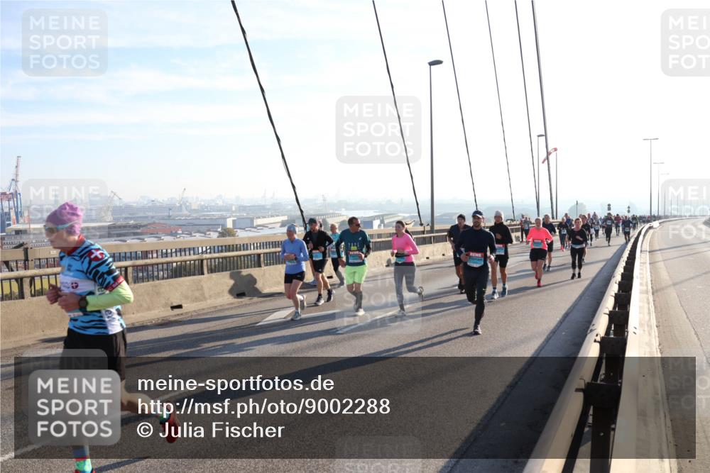 03.10.2025 - Köhlbrandbrückenlauf Julia Fischer http://msf.ph/oto/9002288 03.10.2025 09:26:48 Position 1  meine-sportfotos.de