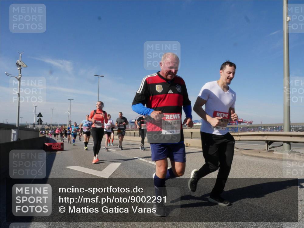 03.10.2025 - Köhlbrandbrückenlauf Matties Gatica Varas http://msf.ph/oto/9002291 03.10.2025 12:55:45 Position 2 5892, 891 meine-sportfotos.de