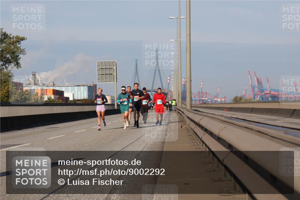 03.10.2025 - Köhlbrandbrückenlauf Luisa Fischer http://msf.ph/oto/9002292 03.10.2025 10:44:11 Position 3  meine-sportfotos.de