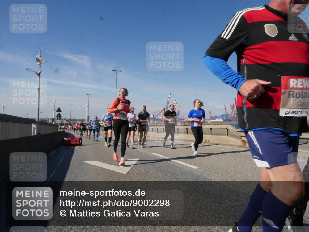 03.10.2025 - Köhlbrandbrückenlauf Matties Gatica Varas http://msf.ph/oto/9002298 03.10.2025 12:55:46 Position 2 5892 meine-sportfotos.de