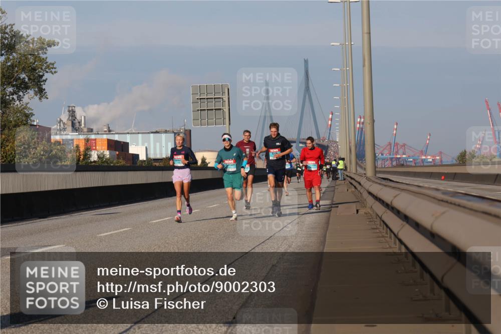 03.10.2025 - Köhlbrandbrückenlauf Luisa Fischer http://msf.ph/oto/9002303 03.10.2025 10:44:12 Position 3  meine-sportfotos.de