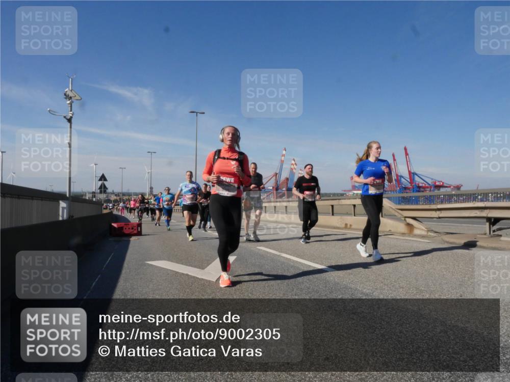 03.10.2025 - Köhlbrandbrückenlauf Matties Gatica Varas http://msf.ph/oto/9002305 03.10.2025 12:55:46 Position 2  meine-sportfotos.de