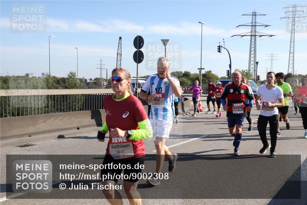 03.10.2025 - Köhlbrandbrückenlauf Julia Fischer http://msf.ph/oto/9002308 03.10.2025 12:19:46 Position 3 10, 5815, 5840 meine-sportfotos.de