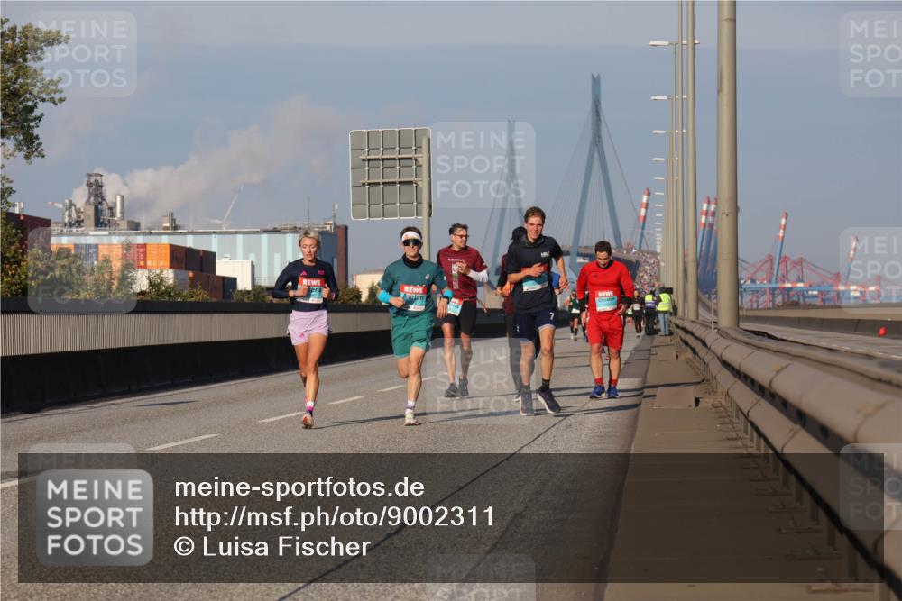 03.10.2025 - Köhlbrandbrückenlauf Luisa Fischer http://msf.ph/oto/9002311 03.10.2025 10:44:12 Position 3  meine-sportfotos.de